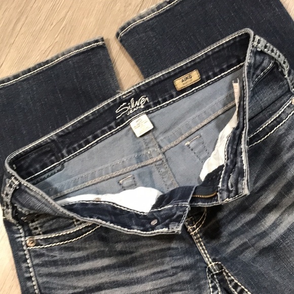 Silver Jeans Aiko Bootcut Factory shading, whiskering, and distressing Jeans - Picture 8 of 9